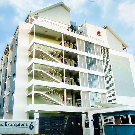 Choose To Be Happy At Brompton Estates - One And Two Bedroom With Pool Kingston Eksteriør billede
